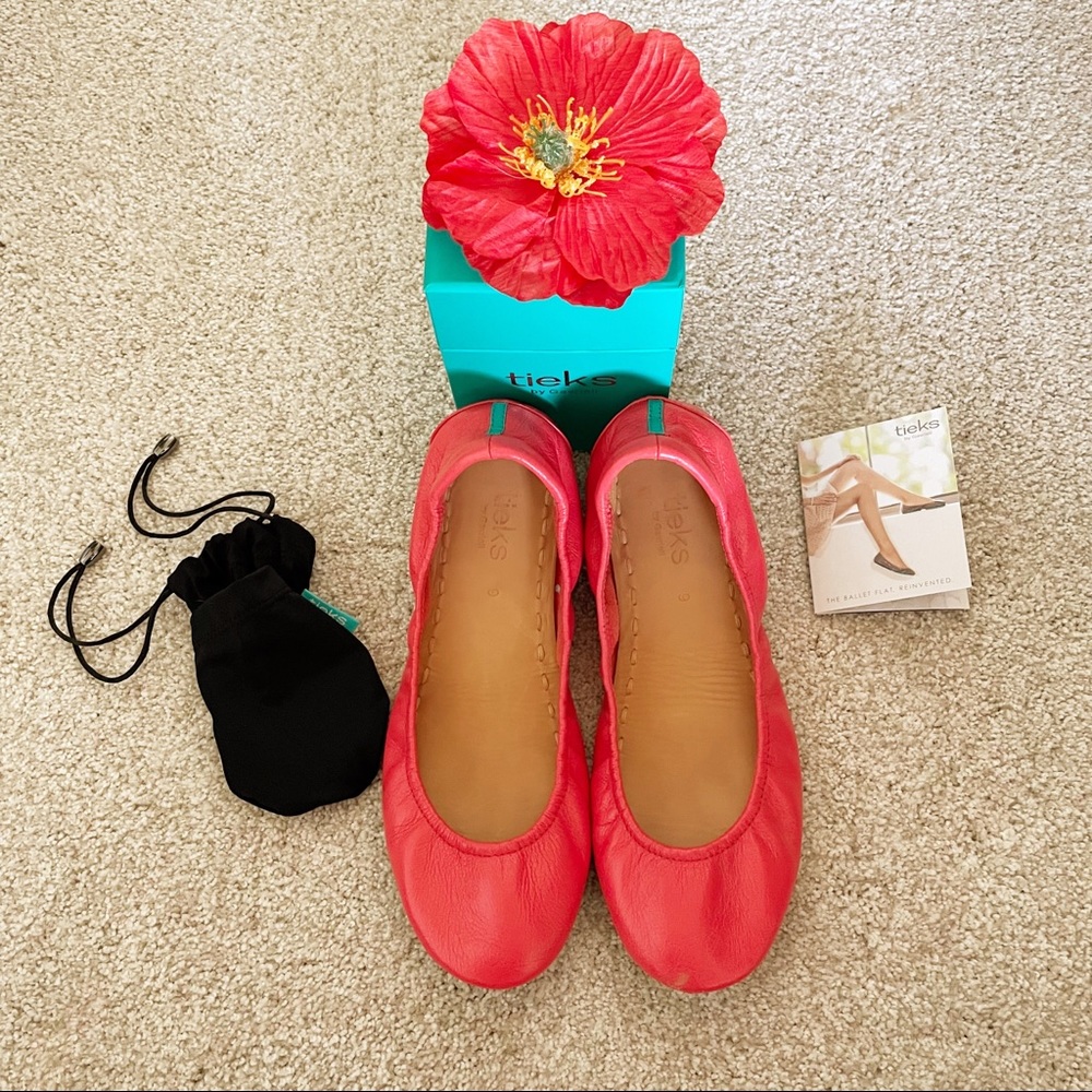Poppy Tieks Size 9